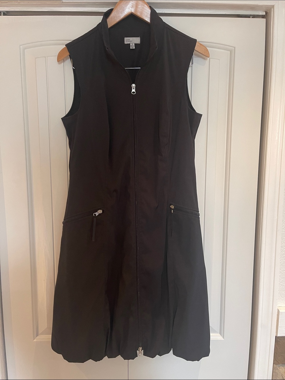 Linea Domani Black Sleeveless Zip-Front Vest